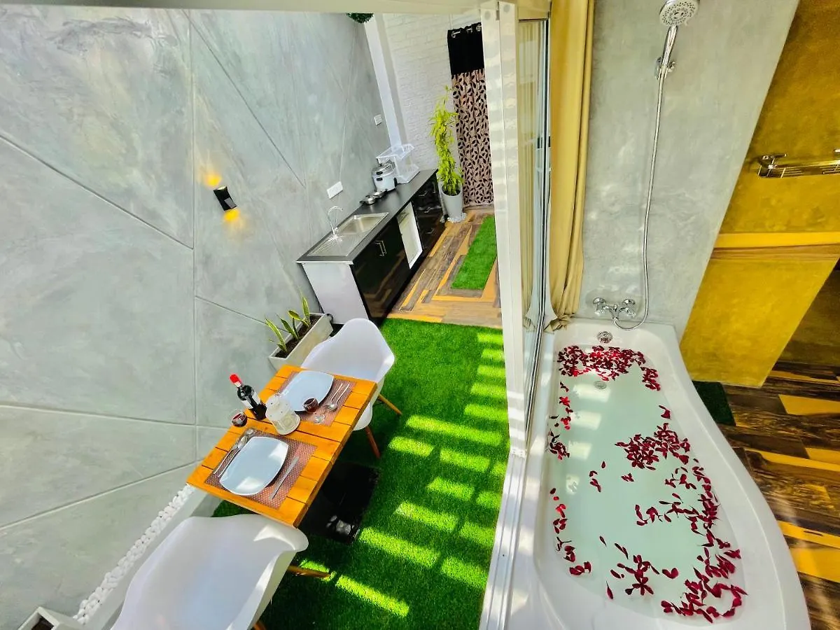 8 Plus Motels Negombo 0*,  Srí Lanka