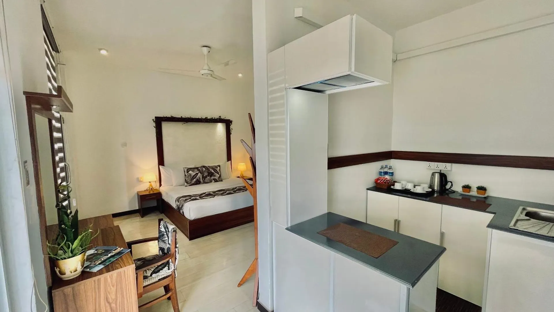 8 Plus Motels Negombo Szálloda