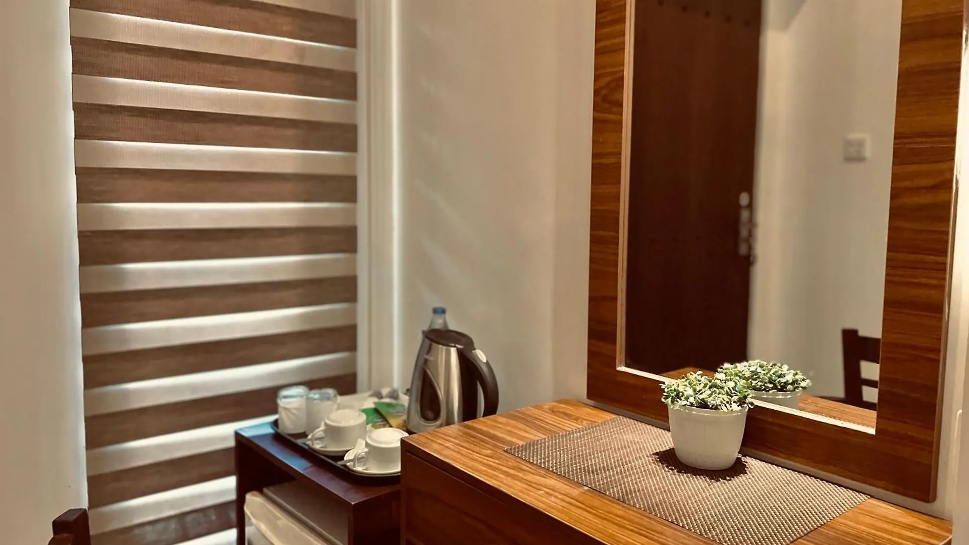 8 Plus Motels Negombo 0*,