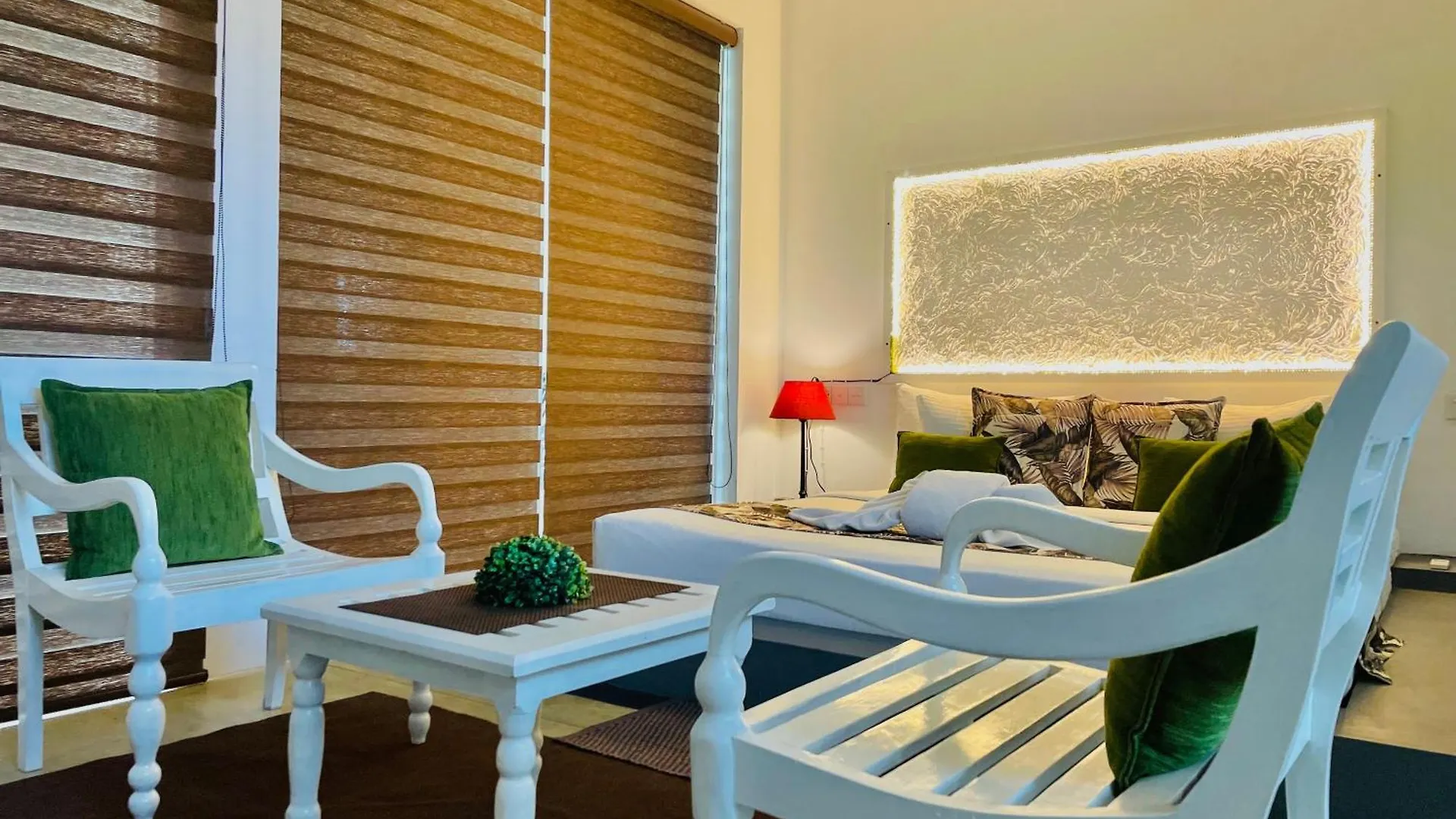 8 Plus Motels Negombo 0*,