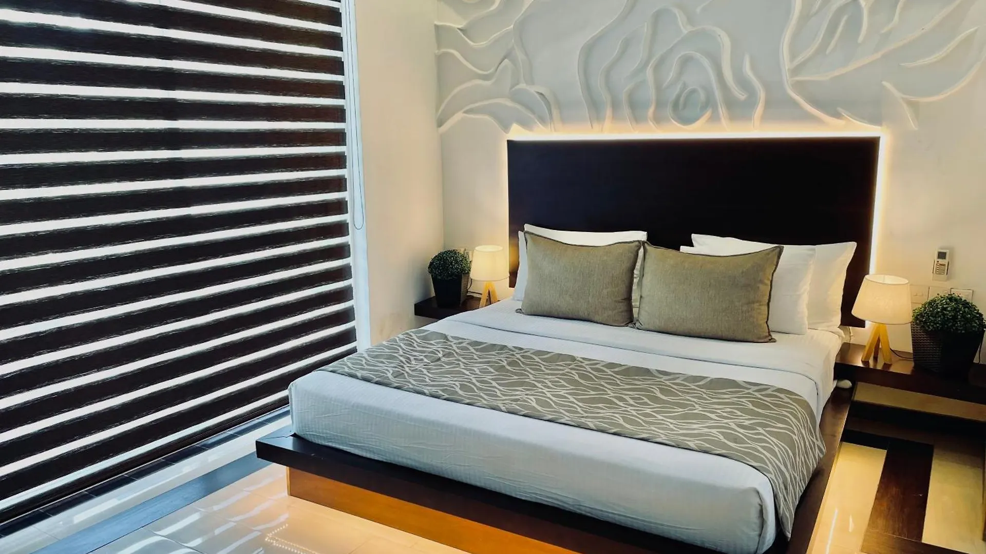 8 Plus Motels Νεγκόμπο 0*,  Σρι Λάνκα