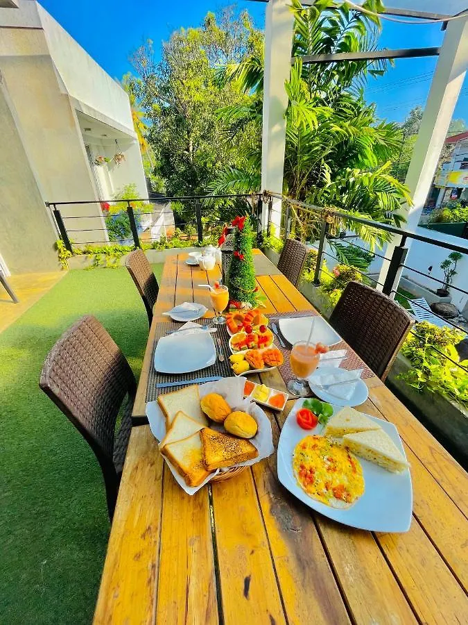8 Plus Motels Negombo 0*,  Sri Lanka