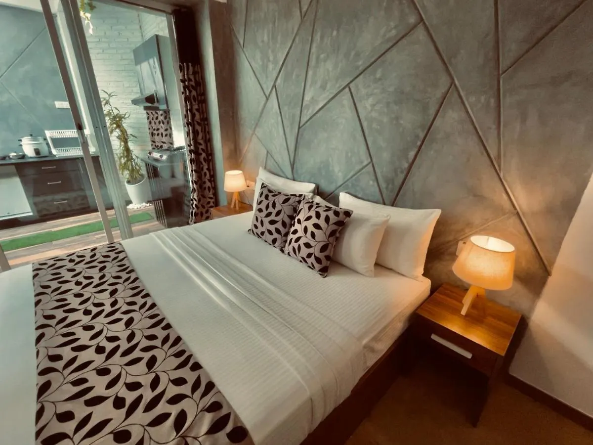 Hotel 8 Plus Motels Negombo