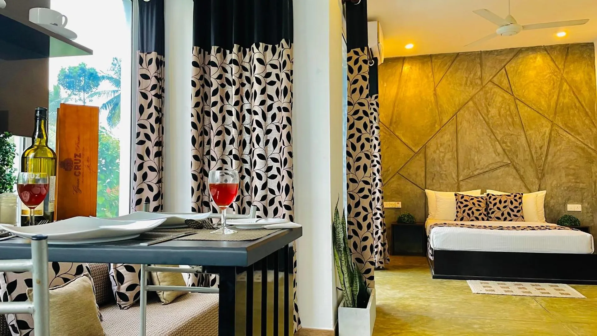 8 Plus Motels Negombo 0*,  Sri Lanka