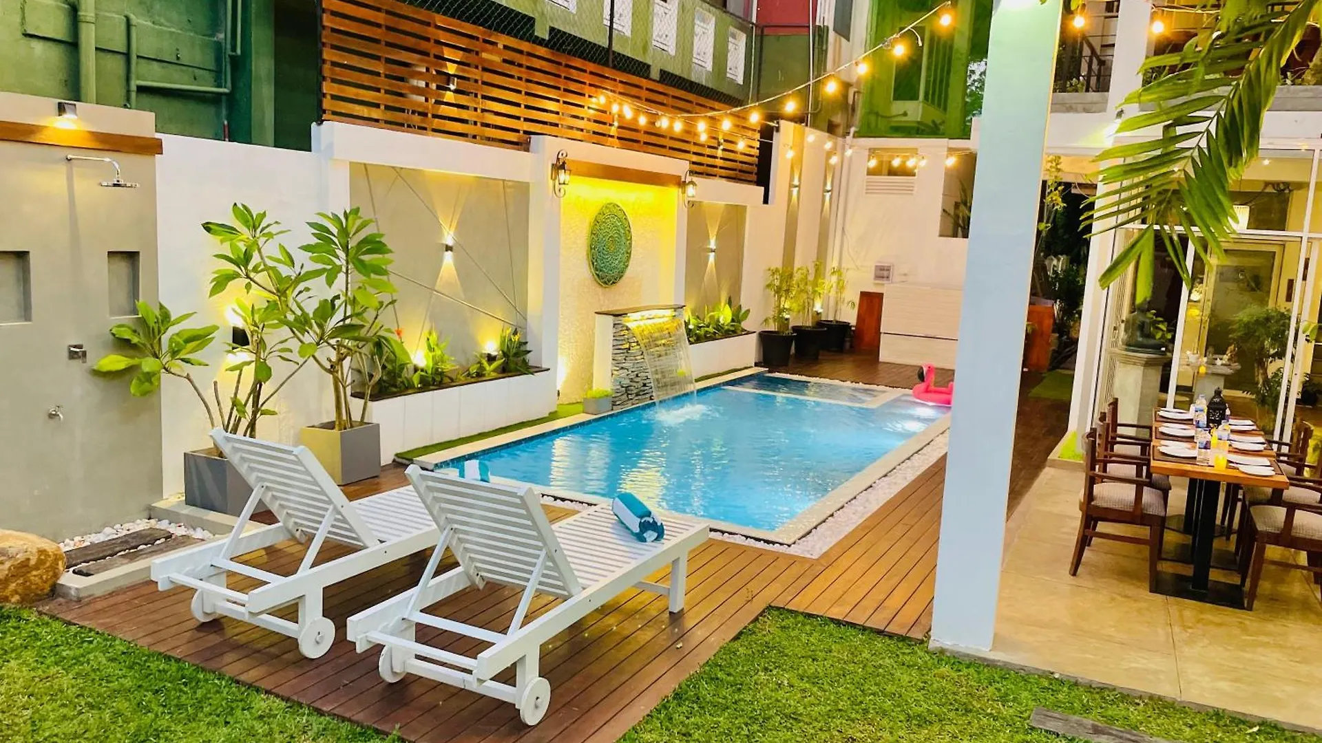 8 Plus Motels Negombo 0*,  Sri Lanka
