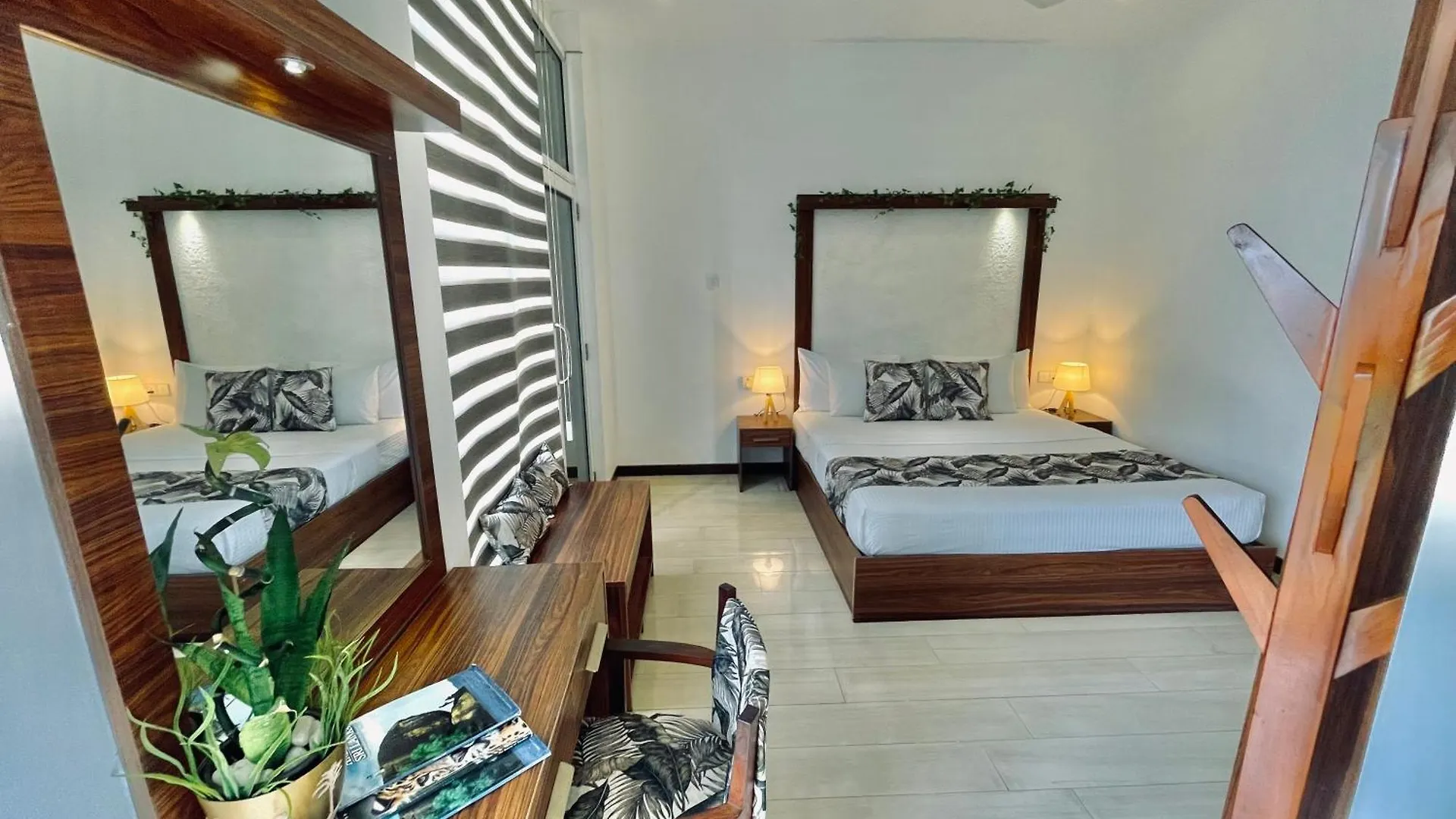 8 Plus Motels Negombo 0*,