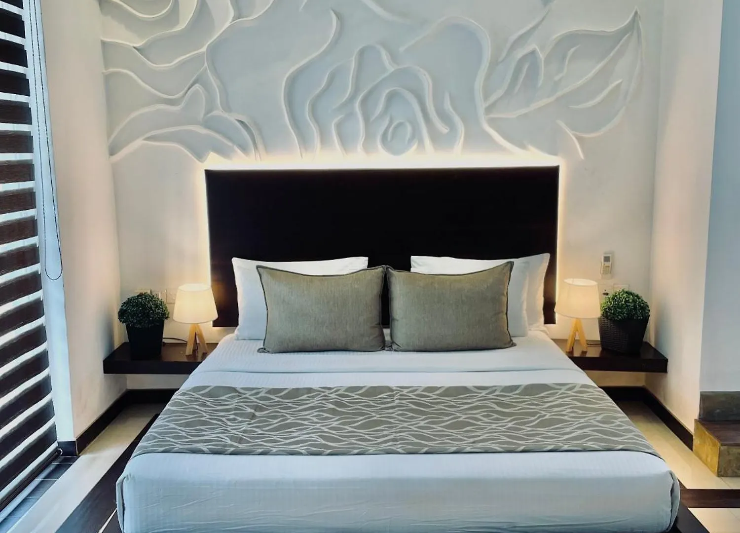 Hotel 8 Plus Motels Negombo Sri Lanka