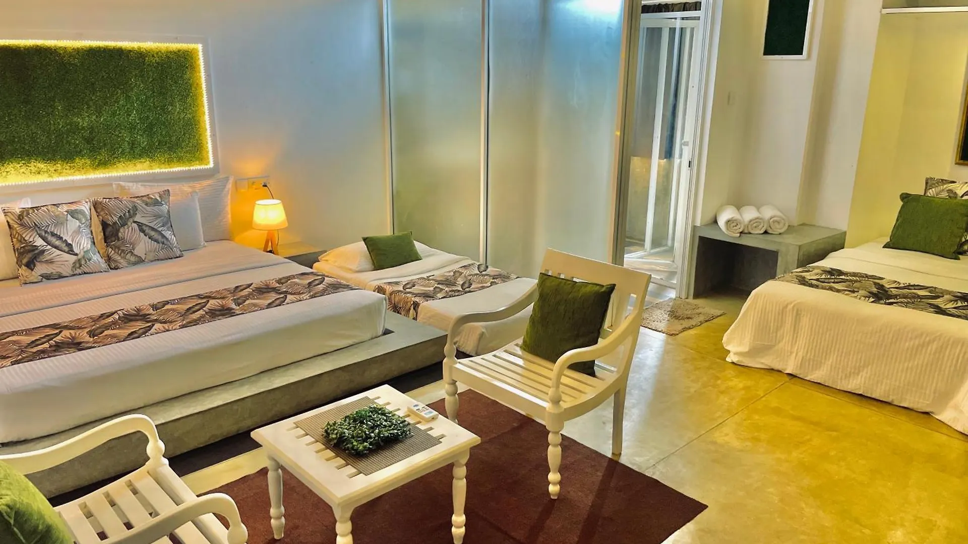 8 Plus Motels Negombo Sri Lanka