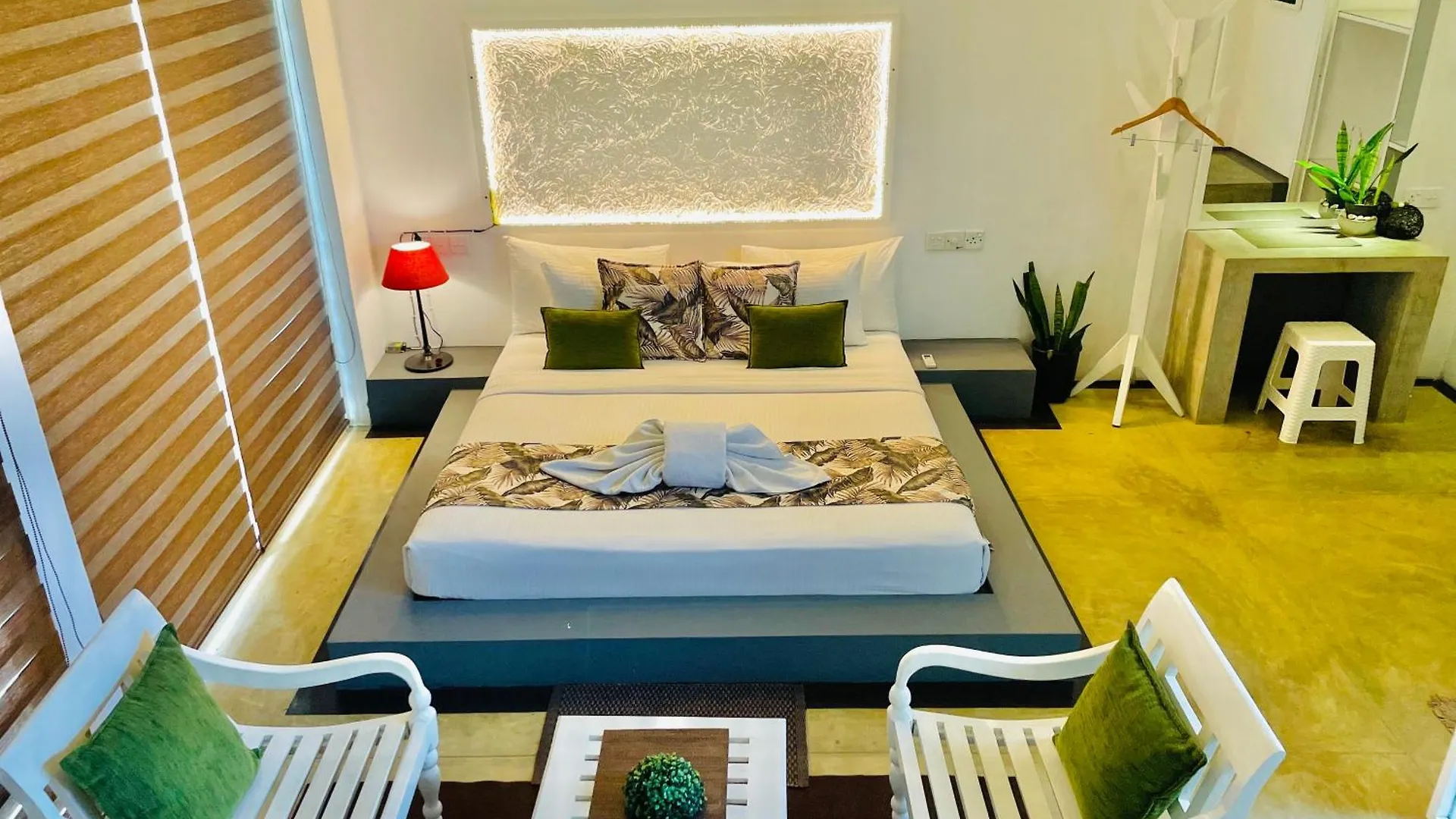 8 Plus Motels Negombo